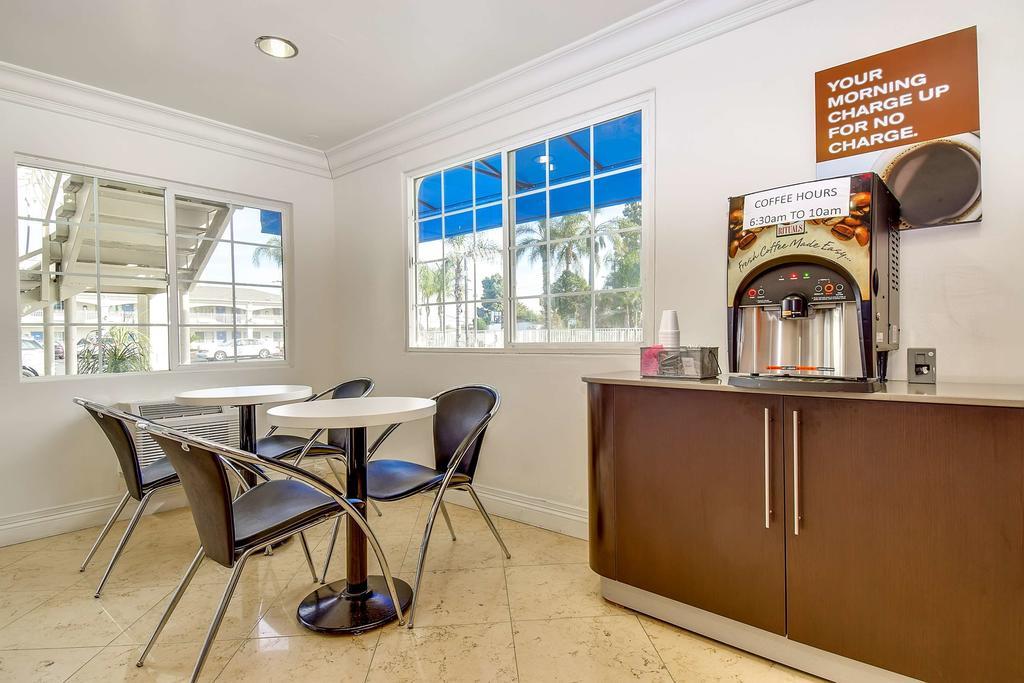 Motel 6 Garden Grove Bagian luar foto