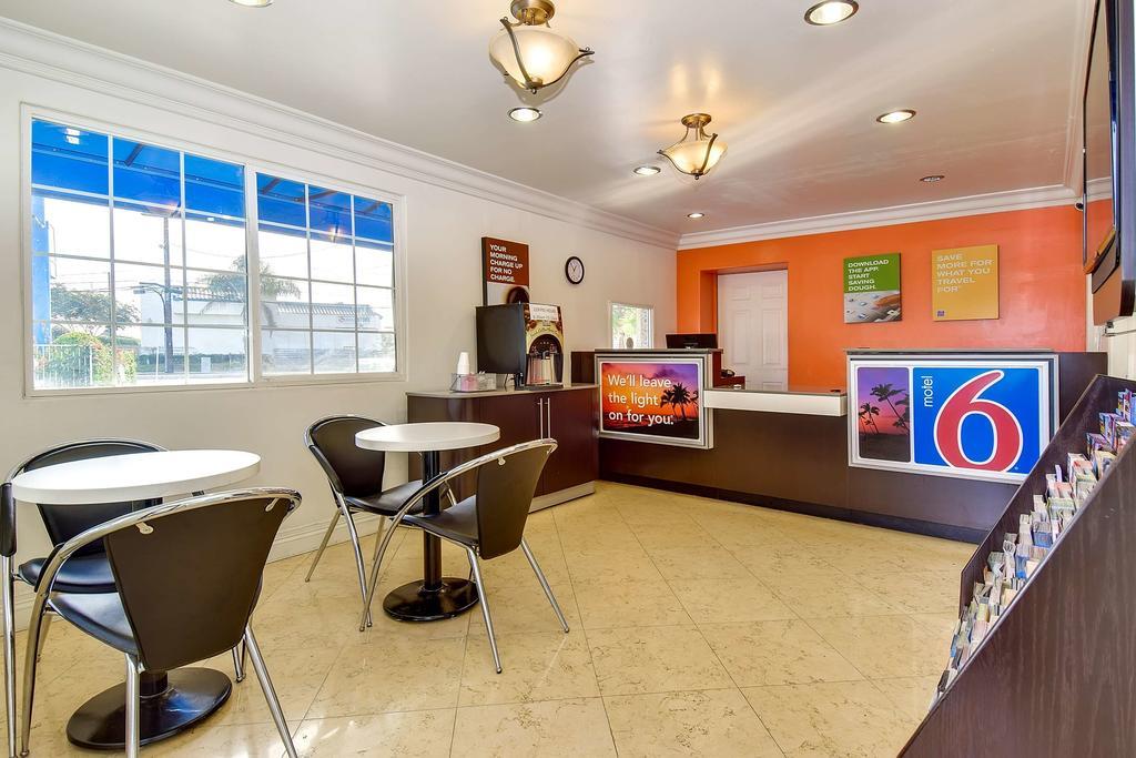 Motel 6 Garden Grove Bagian luar foto