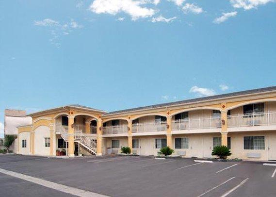 Motel 6 Garden Grove Bagian luar foto